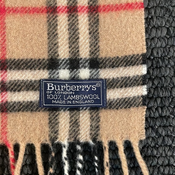 Burberry of London scarf - Picture 7 of 7